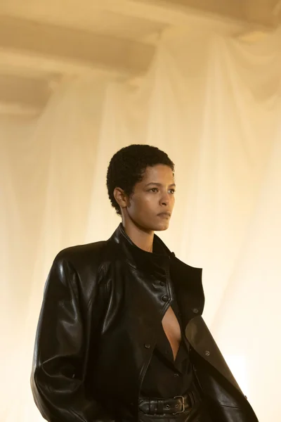 Look 14